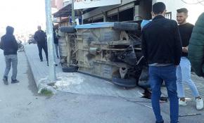 Virajı alamayan otomobil takla attı