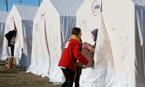 Elazığ ve Malatya'da depremin yaraları sarılıyor