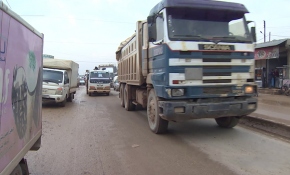 İdlib'den kaçan binlerce sivil göç yolunda