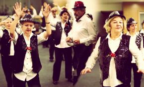 Emekliler dans grubu: Parlak Şapkalılar