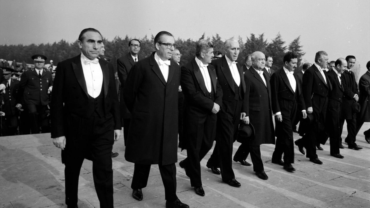 Adana`da 8-9 Şubat 1969`da yapılan CKMP kurultayında partinin adı MHP oldu, genel başkanlığa Alparslan Türkeş getirildi. 