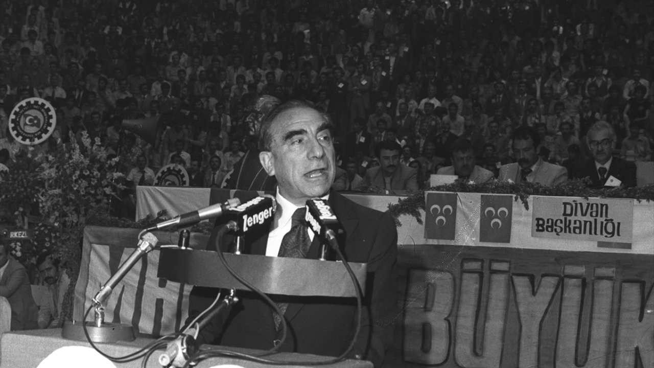 Bu parti 1985`de adını Milliyetçi Çalışma Partisi (MÇP) olarak değiştirdi.