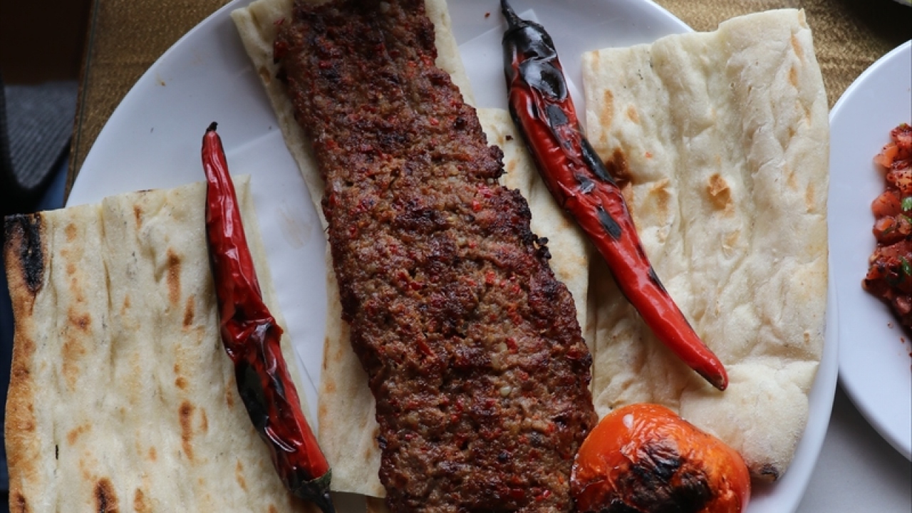 Menüsünde kaz eti olan lokanta açtı