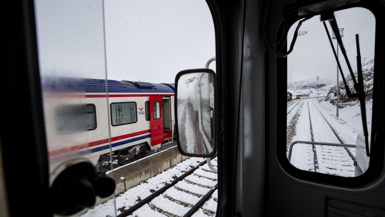 Buruciye ve Şifahiye Medresesi, Sivas Ulu Camisi ve Arkeoloji Müzesi de görmeden kentten ayrılınmaması gereken yerler arasında bulunuyor. 