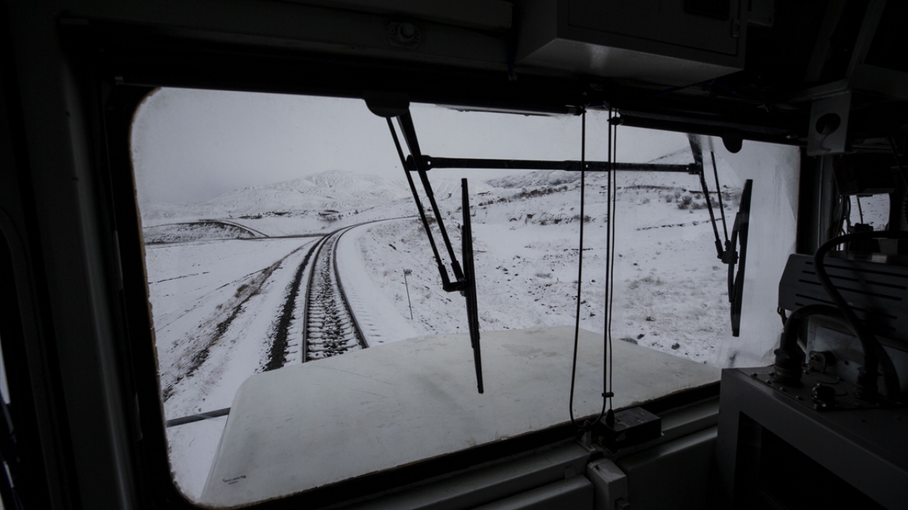 Sivas bıçağı, Sivas ağızlığı, kemik tarak, gümüş işçiliğinin örnekleri Sivas`tan alınabilecek hediyelikler arasında bulunuyor.