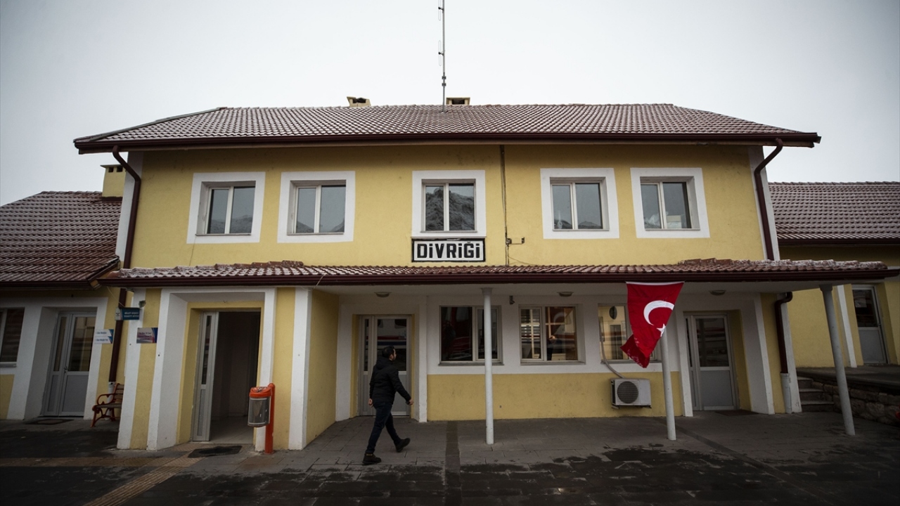 Gölgeleriyle ünlü Divriği Ulu Cami