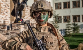 Türkiye'nin ilk kadın komando astsubayları