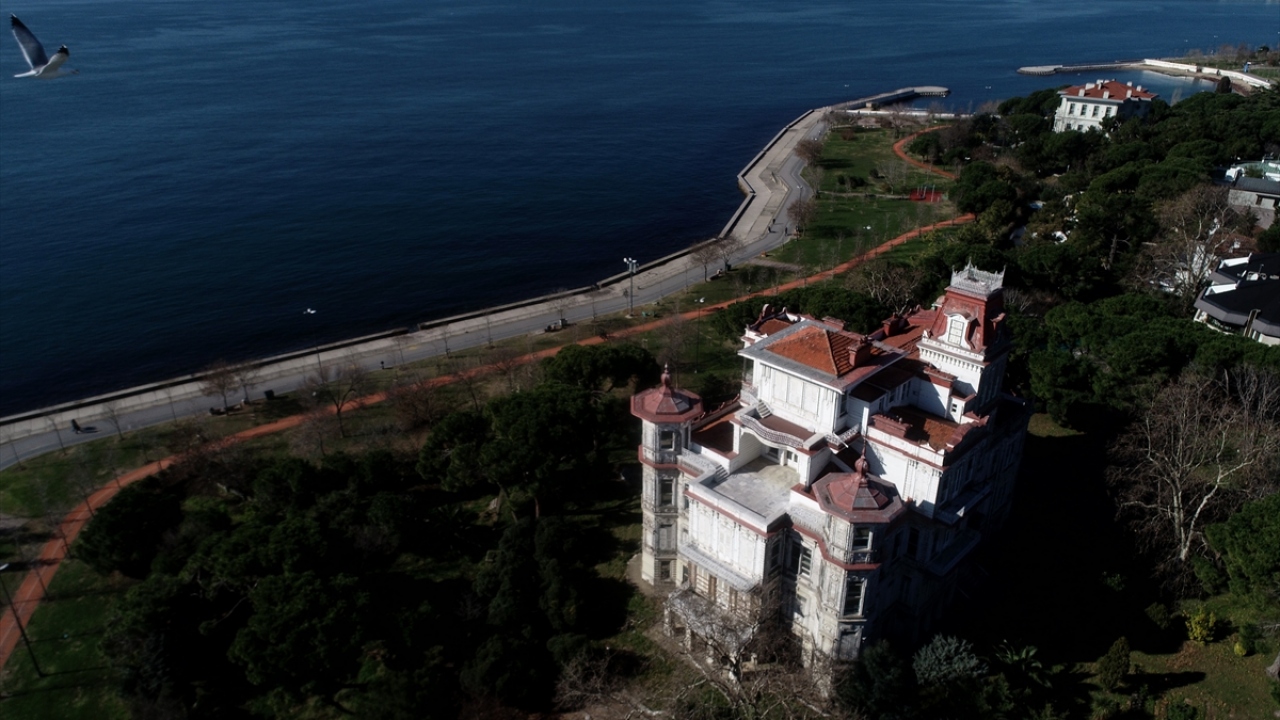 Çevre ve Şehircilik Bakanlığı da köşke, değerli konut vergisi kapsamında 234 milyon lira değer biçti. 