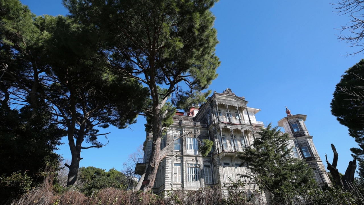 Ragıp Paşa, 1920 yılında bu köşkte vefat etti. Köşk daha sonra farklı kişilerin mülkiyetine geçti.