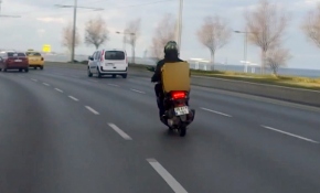 Yollardaki tehlikeli meslek: Motokurye