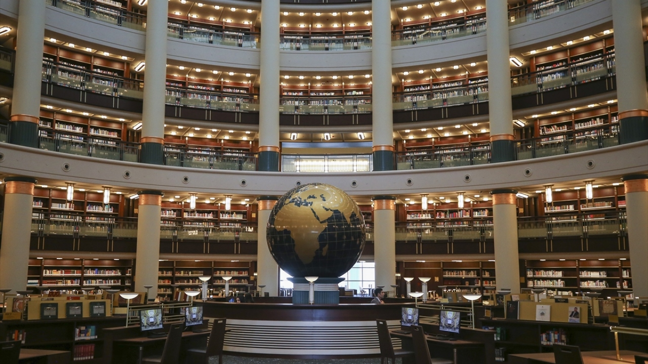 Türkiye`nin en büyük kütüphanesi açılıyor