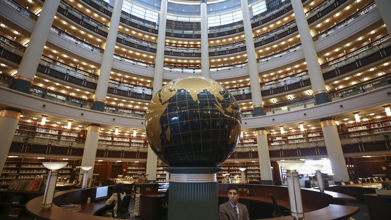 Türkiye`nin en büyük kütüphanesi açılıyor