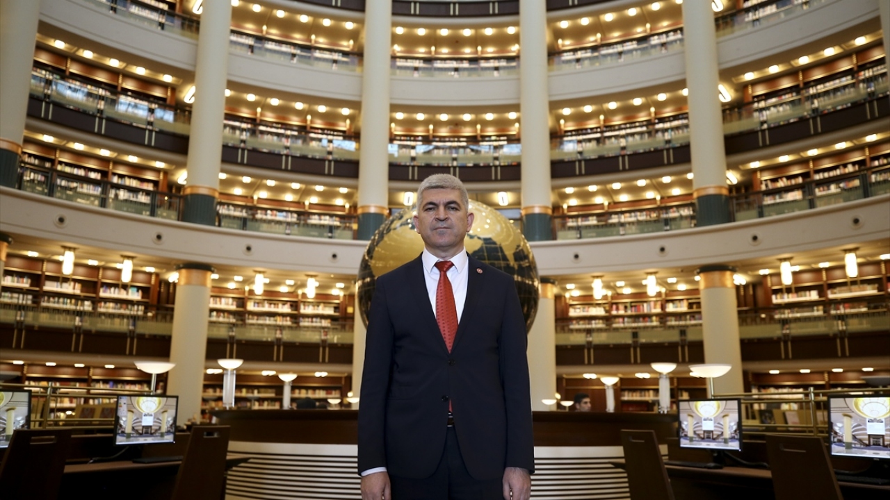 Türkiye`nin en büyük kütüphanesi açılıyor
