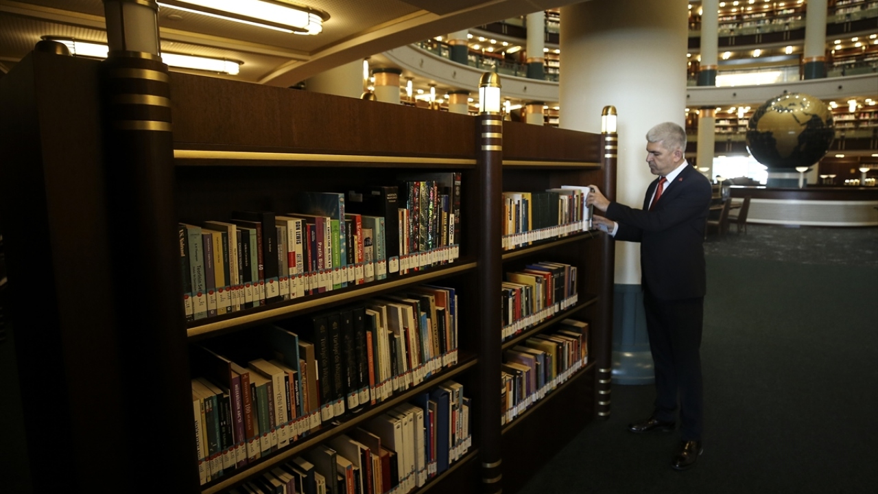 Türkiye`nin en büyük kütüphanesi açılıyor