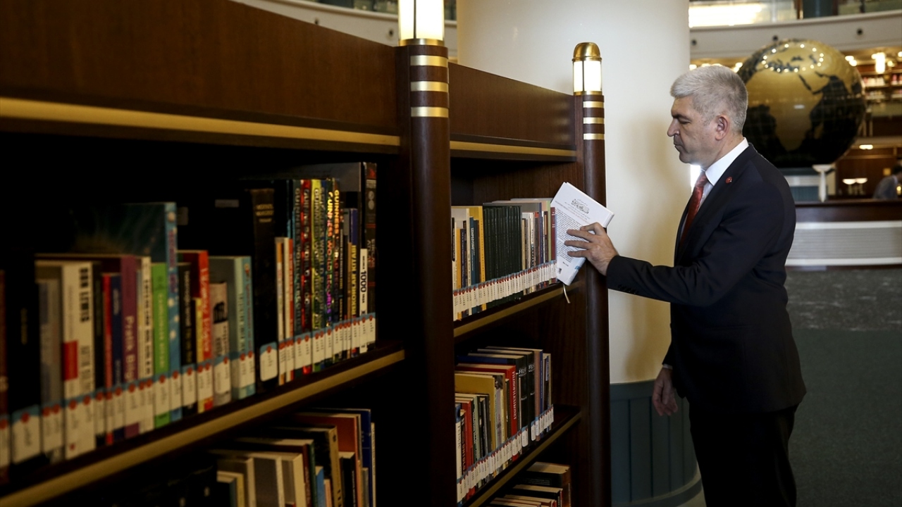 Türkiye`nin en büyük kütüphanesi açılıyor