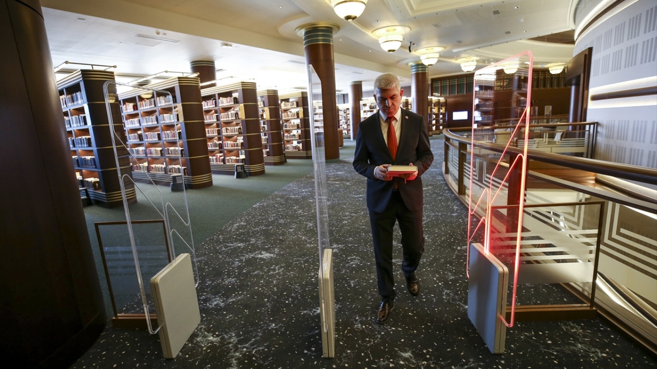 Türkiye`nin en büyük kütüphanesi açılıyor