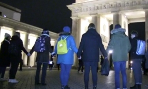 Berlin'de ırkçı saldırıya sessiz protesto