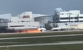 İniş takımları açılmayan uçak gövdesi üzerine indi