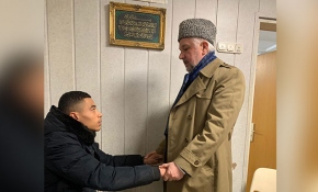 Almanya'daki ırkçı saldırıdan kurtulan Kamerunlu Müslüman oldu