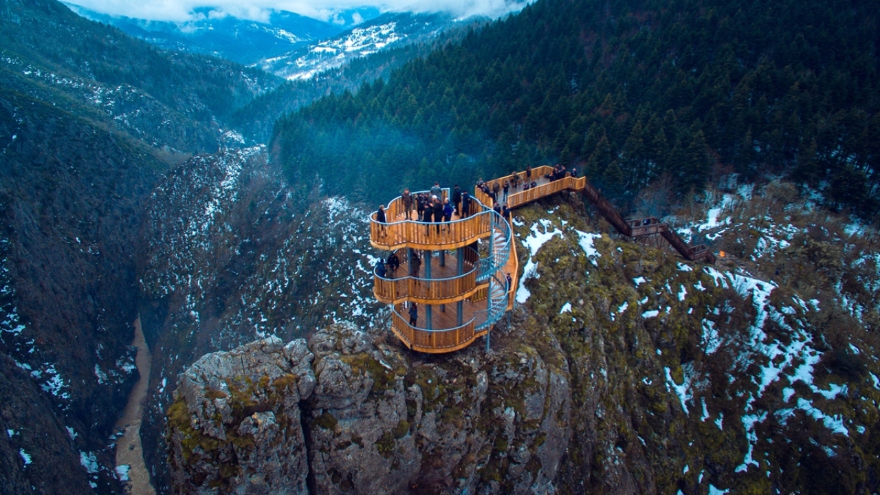 Doğa Koruma ve Milli Parklar (DKMP) 10. Bölge Müdürlüğünce hazırlanan proje kapsamında Muratbaşı köyüne yaptırılan seyir terasının hizmete girmesi dolayısıyla tören düzenlendi. 