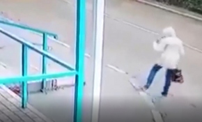 Yola düşen kadın ölümden kıl payı kurtuldu