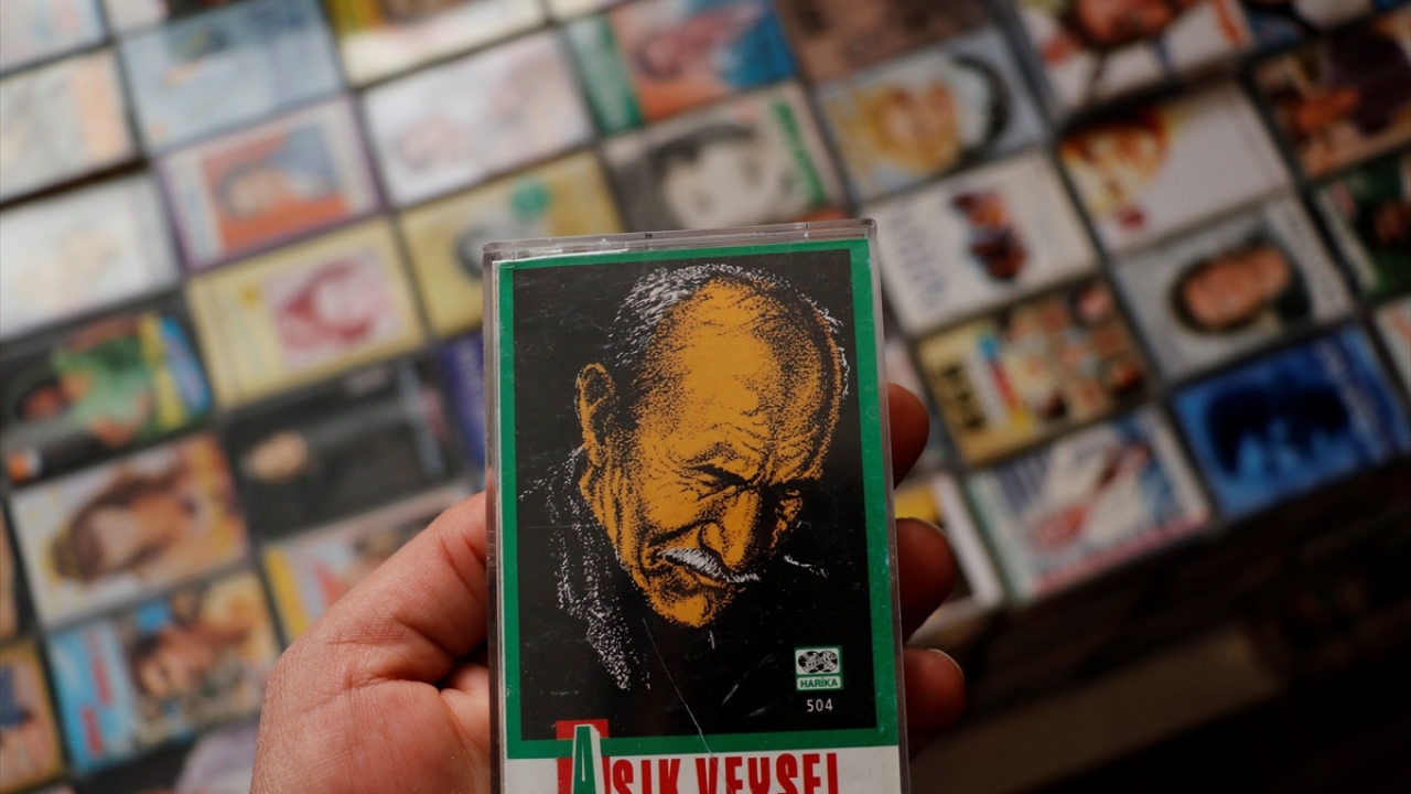 Süleyman Saraçoğlu, sinema ve müziğin çocukluğundan bu yana vazgeçilmez tutkusu olduğunu söyledi.