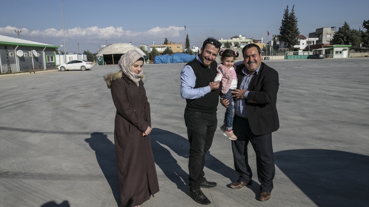 Aileyi almaya gelen Türkiye`deki akrabası Recai Çapur da 8 yıldır Abdullah Muhammed`i görmediğini söyledi. 