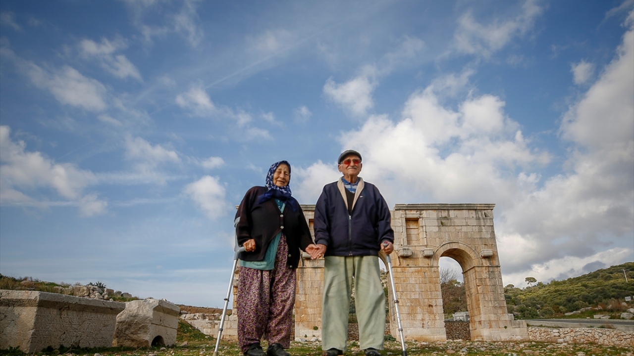 Koruma altına alınan alan, henüz arkeolojik kazıların başlamadığı 1962 yılında bekçi olarak görevlendirilen, bugün 84 yaşındaki Cemil Akgül`e emanet edildi.