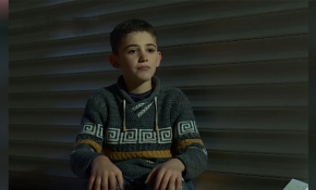 Hem okuyor hem evini geçindiriyor: Suriyeli Ömer'in hikayesi