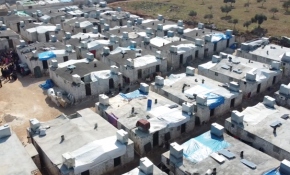 Türkiye'nin yaptığı briket evlerde hayata tutunmaya çalışıyorlar