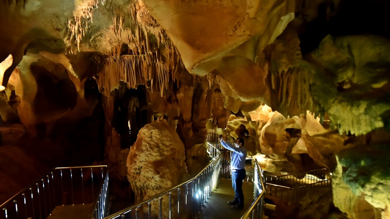 Son yıllarda turistlerin ilgi odağı haline gelen mağara, dokuya zarar vermeyecek şekilde yapılan merdivenler, yürüyüş ve seyir platformları ile özel aydınlatmaların katkısıyla da fotoğraf tutkunlarının ilgisini çekiyor.