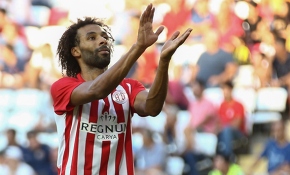 Nazım Sangare'den bağlama resitali