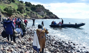Düzensiz göçmenler Avrupa sınırına ilerliyor