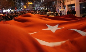 Türkiye Mehmetçik için tek yürek