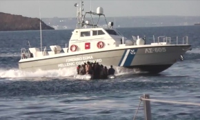 Yunan sahil güvenliği mülteci botunu batırmaya çalıştı