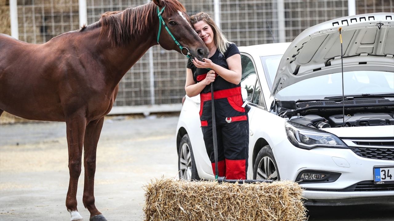 Aynı gün Veliefendi Hipodromu`nda dördüncü kez Dünya Kadınlar Günü Koşusu düzenlenecek.