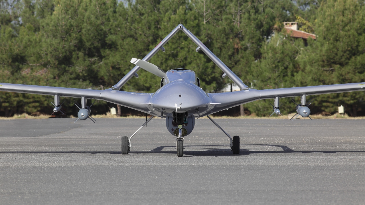 İngiliz The Guardian gazetesi ve France 24’te yer alan haberlerde de rejim unsurlarının Türk dronlarıyla etkisiz hale getirildiği duyuruldu.