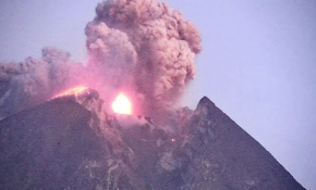 Endonezya'da Merapi Yanardağı'nda patlama