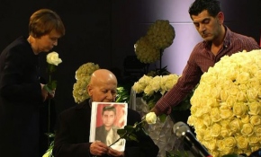 Almanya'da ırkçı saldırının kurbanları anıldı