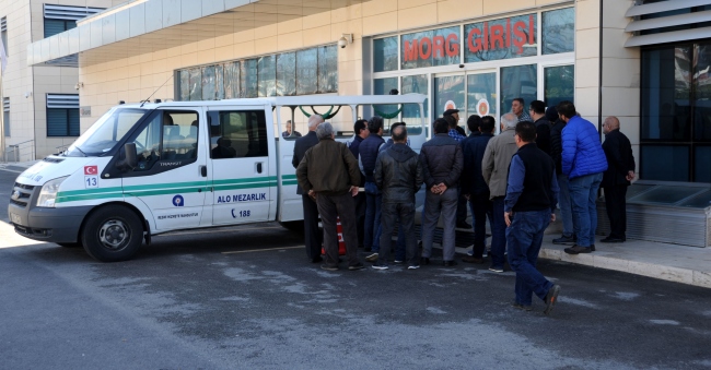 Antalya'da trafoda akıma kapılan iki kişiden biri öldü, diğeri yaralandı