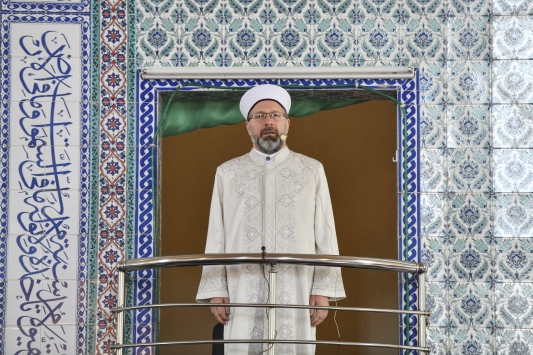 Diyanet İşleri Başkanı Erbaş, "temizlik ve yeni tip koronavirüs" konulu hutbe verdi
