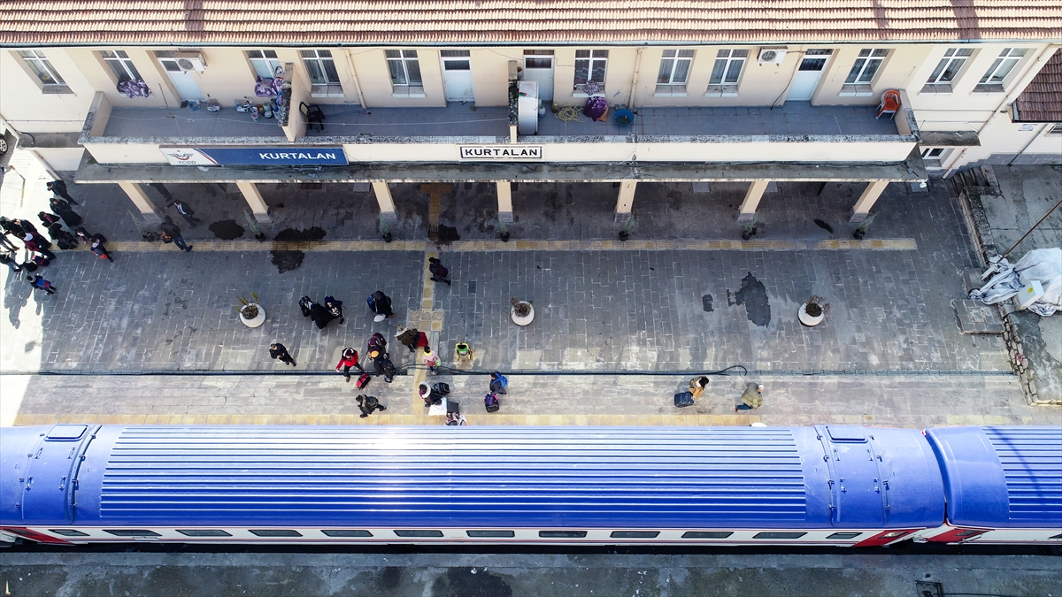 "Yol manzarası bizi bizden aldı."