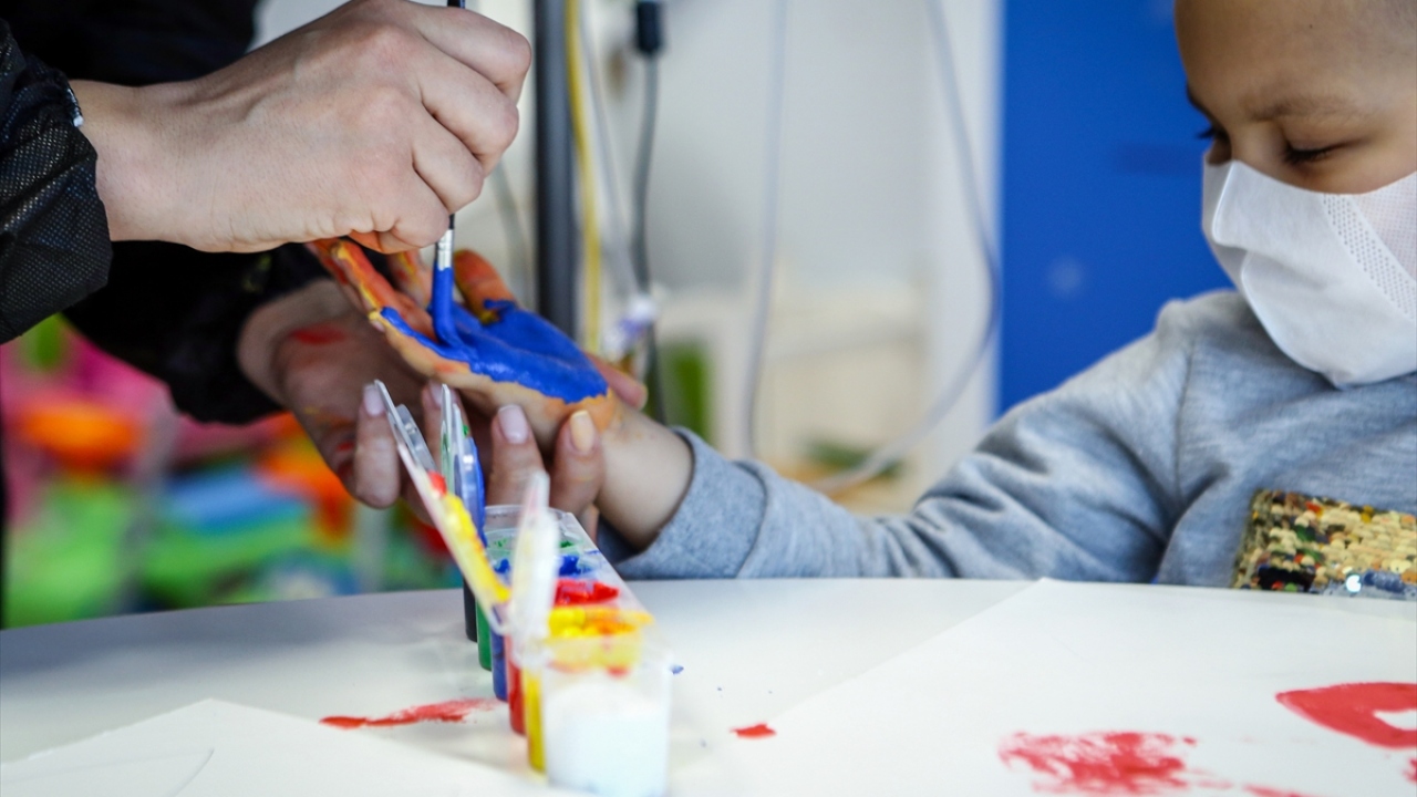 Üç çocuğun bir yıllık eğitim masrafı