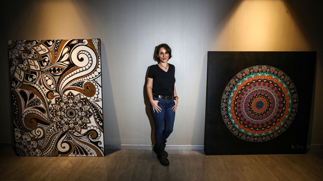 Çini üzerine çalışmalar yaparak, eğitmen yetiştirmek istediğini belirten Öztürk, "Çünkü biz, dünyada çini ile tanınıyoruz. Dünyada atak yapmamız için kesinlikle çiniye eğilmemiz gerekiyor." ifadesini kullandı.