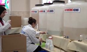 Okulların dezenfektan ihtiyacını meslek lisesi öğrencileri karşılıyor