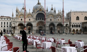 İtalya karantinada: Sokaklar boşaldı, dükkanlar kepenk indirdi