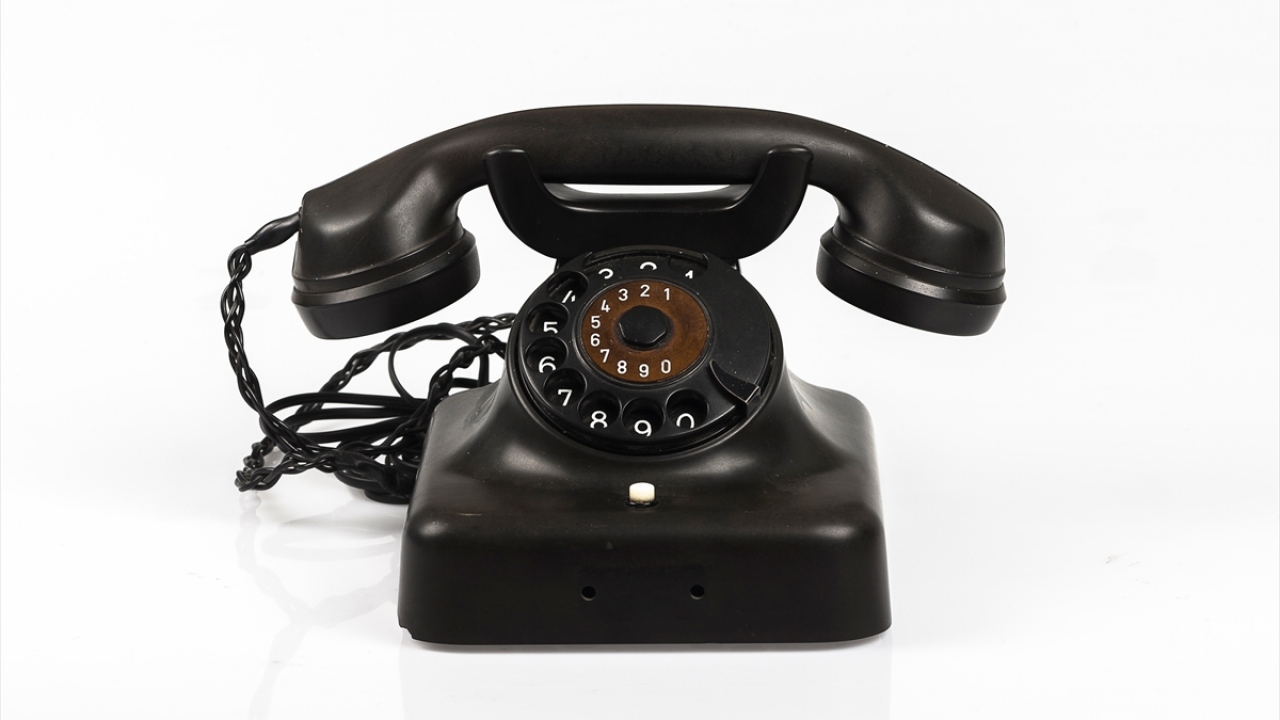 Yakın tarihte pek az teknoloji insan hayatını telefon kadar köklü bir şekilde dönüştürmeyi başardı.