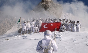 Al bayrağın 'beyaz' nöbetçileri