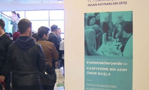 Gençlerle firmaları buluşturan kariyer fuarları