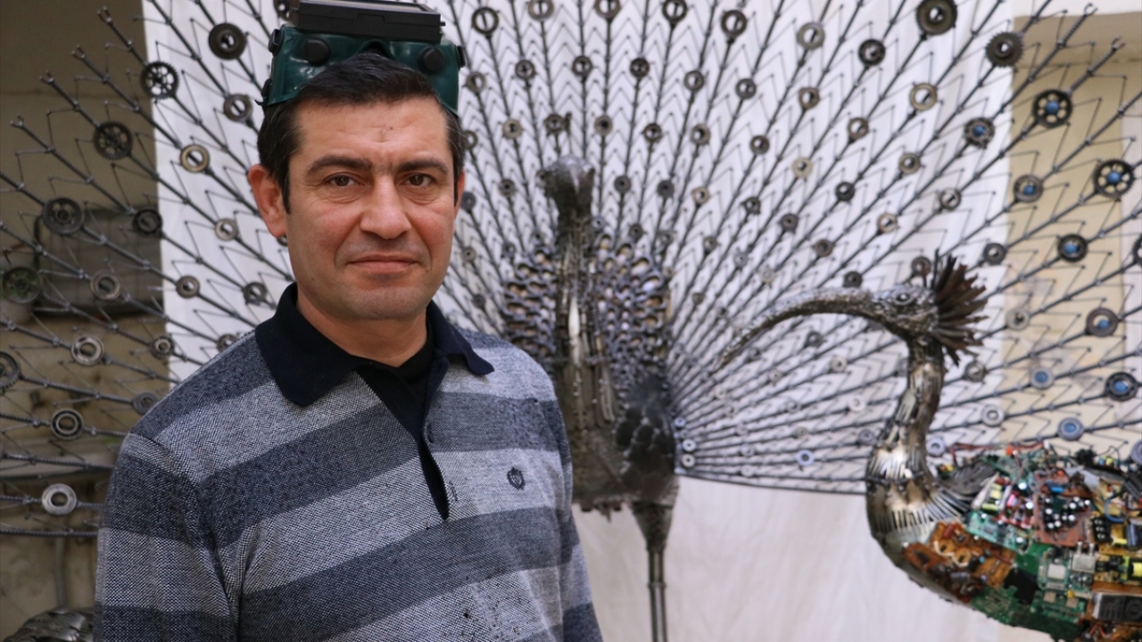 Altınorak, eserlerin 5 Haziran Dünya Çevre Günü`nde Mardin`de sergileneceğini kaydetti.